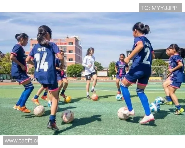 杭州足球队的耐力揭秘：从训练到比赛的全景探索